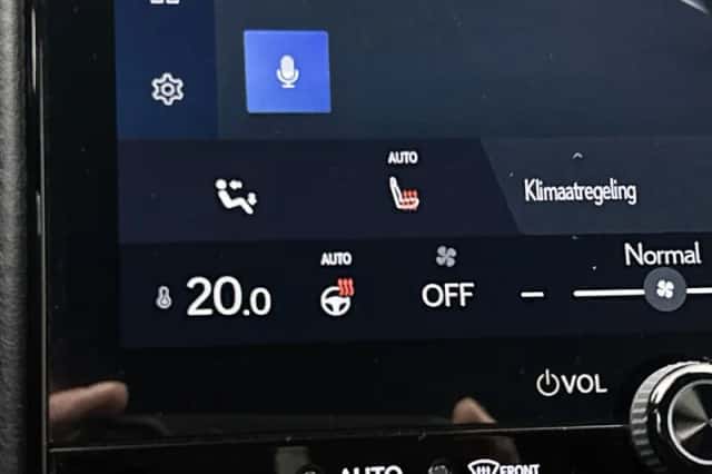 Lexus LBX (2024) thumbnail 18