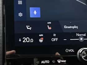 Lexus LBX (2024) thumbnail 18