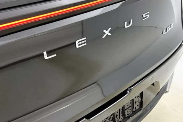 Lexus LBX (2024) thumbnail 19