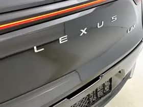 Lexus LBX (2024) thumbnail 19