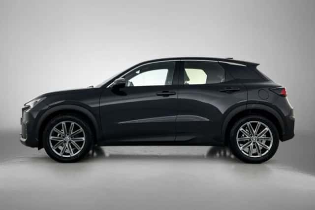 Lexus LBX (2024) thumbnail 3