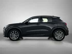 Lexus LBX (2024) thumbnail 3