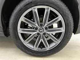 Lexus LBX (2024) thumbnail 23