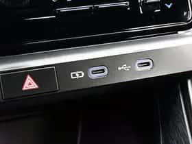 Lexus LBX (2024) thumbnail 24
