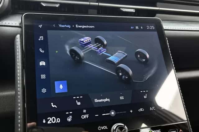 Lexus LBX (2024) thumbnail 7