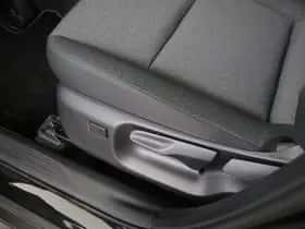 Lexus LBX (2026) thumbnail 12