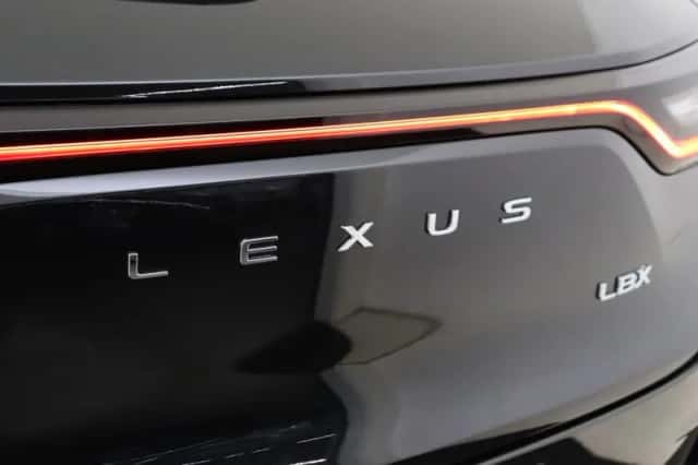 Lexus LBX (2026) thumbnail 4