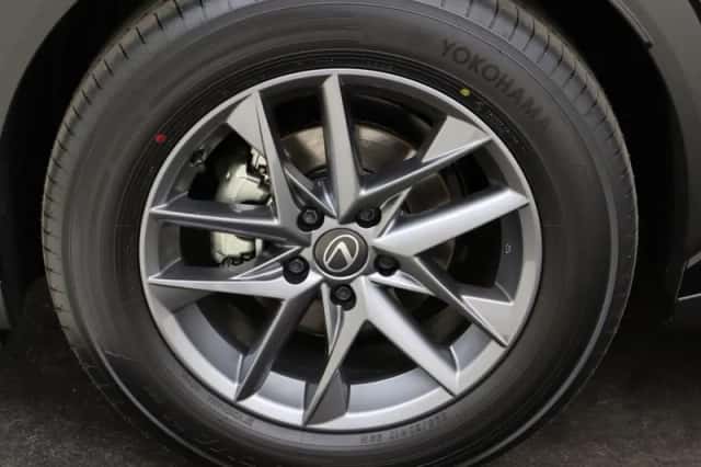 Lexus LBX (2026) thumbnail 6
