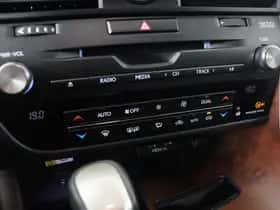 Lexus RX (2022) thumbnail 27
