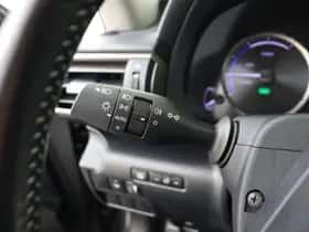 Lexus IS (2017) thumbnail 18