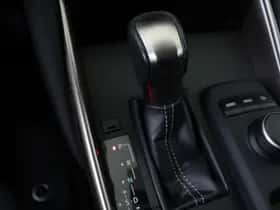 Lexus IS (2017) thumbnail 22