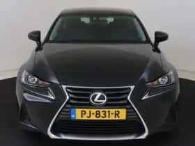 Lexus IS (2017) thumbnail 24
