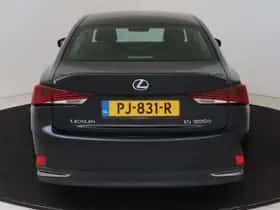 Lexus IS (2017) thumbnail 25