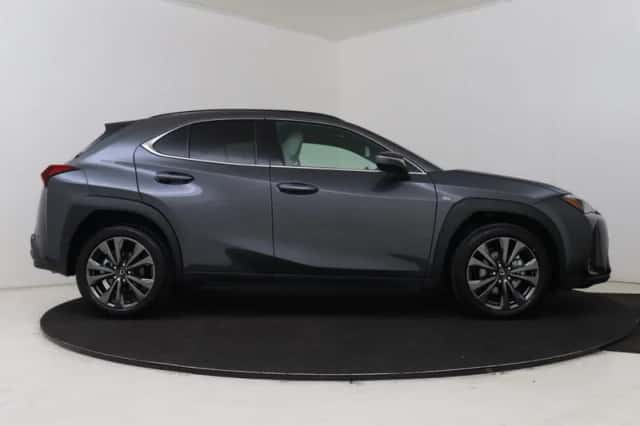 Lexus UX (2026) thumbnail 14