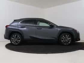 Lexus UX (2026) thumbnail 14