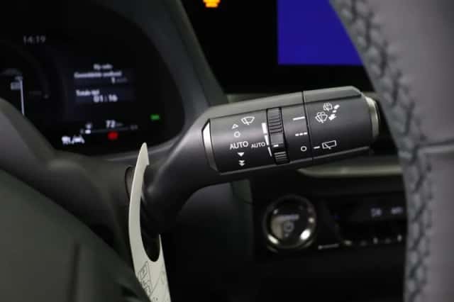 Lexus UX (2026) thumbnail 20