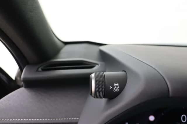Lexus UX (2026) thumbnail 21