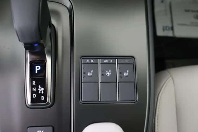 Lexus UX (2026) thumbnail 26