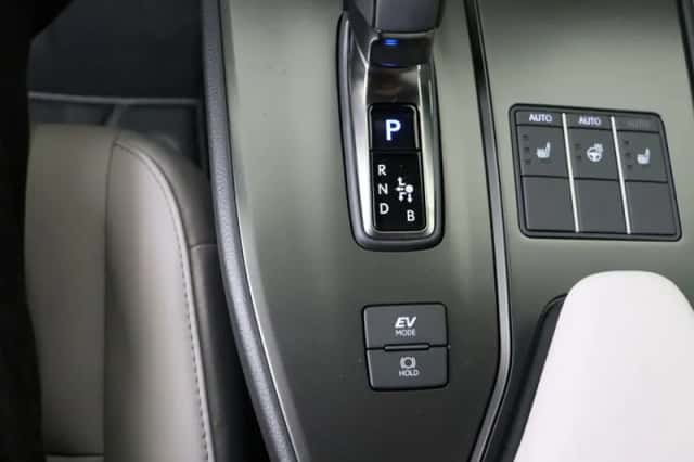 Lexus UX (2026) thumbnail 27