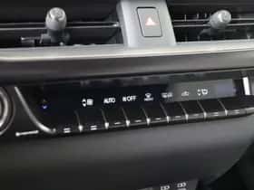 Lexus UX (2026) thumbnail 30