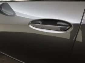 Lexus UX (2026) thumbnail 4