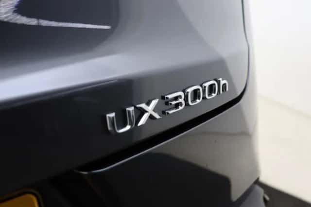 Lexus UX (2026) thumbnail 37