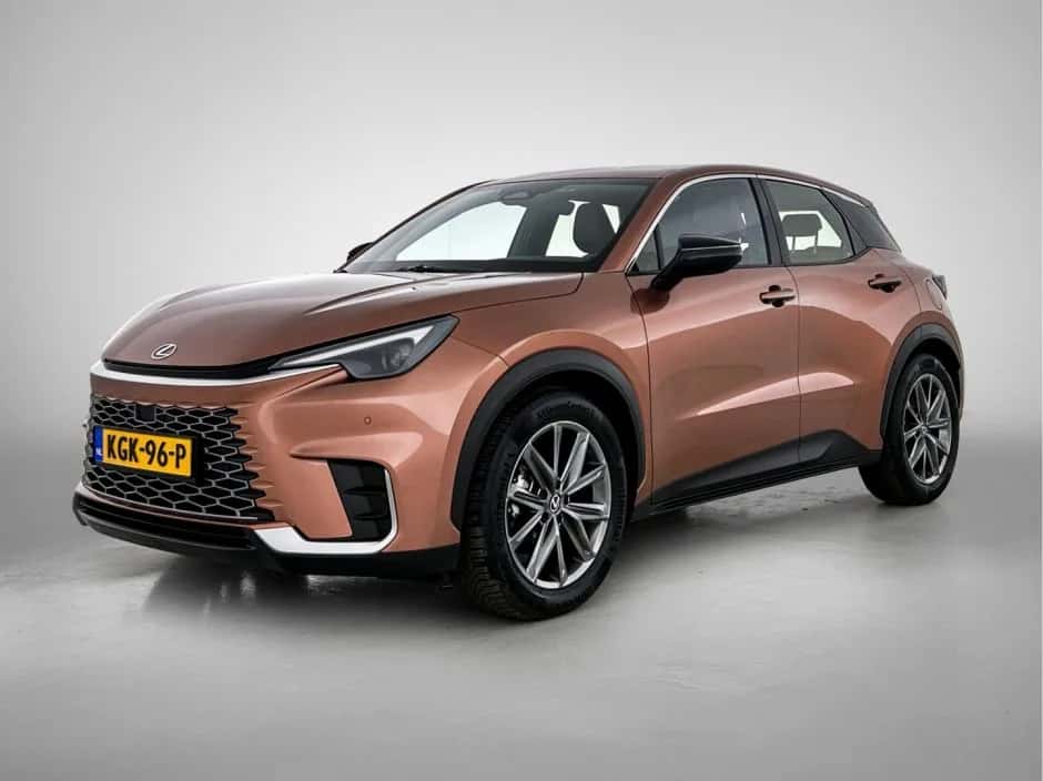 Lexus LBX (2024) — foto 1