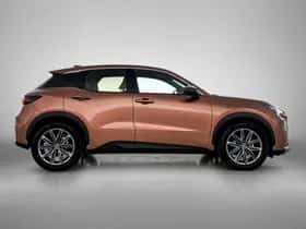 Lexus LBX (2024) thumbnail 11