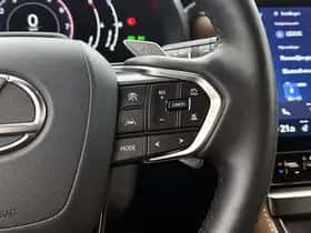 Lexus LBX (2024) thumbnail 14