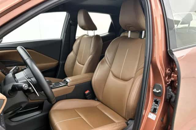 Lexus LBX (2024) thumbnail 15