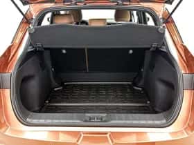 Lexus LBX (2024) thumbnail 27