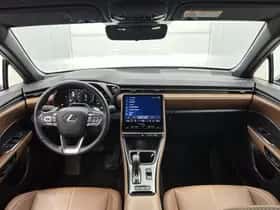 Lexus LBX (2024) thumbnail 4