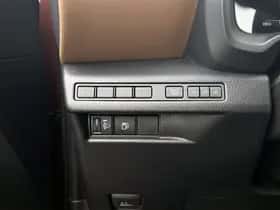 Lexus LBX (2024) thumbnail 33