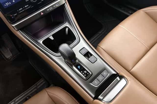 Lexus LBX (2024) thumbnail 10