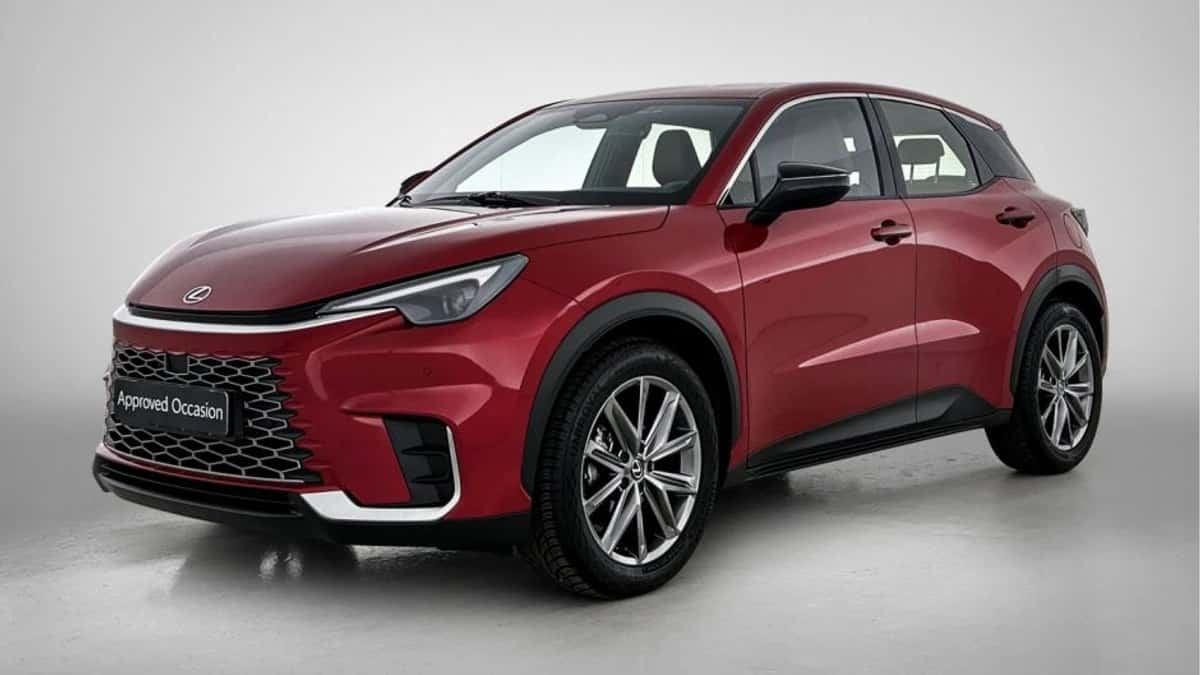 Lexus LBX (2024) — foto 1