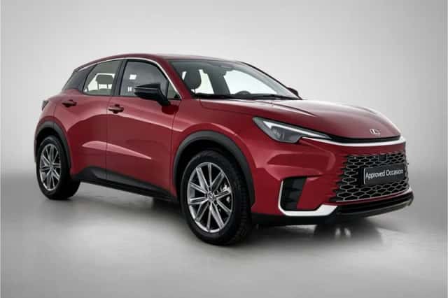 Lexus LBX (2024) thumbnail 12