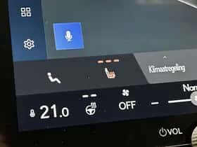 Lexus LBX (2024) thumbnail 18