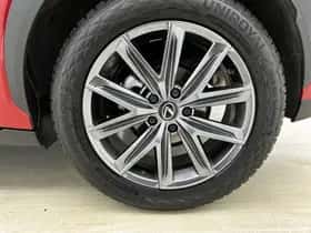 Lexus LBX (2024) thumbnail 23