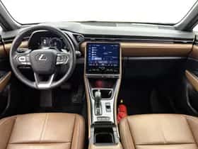 Lexus LBX (2024) thumbnail 4