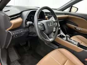 Lexus LBX (2024) thumbnail 35