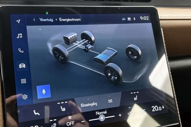 Lexus LBX (2024) thumbnail 7