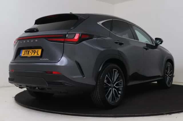 Lexus NX (2026) thumbnail 2