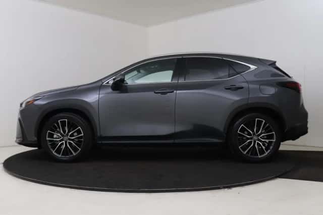 Lexus NX (2026) thumbnail 3