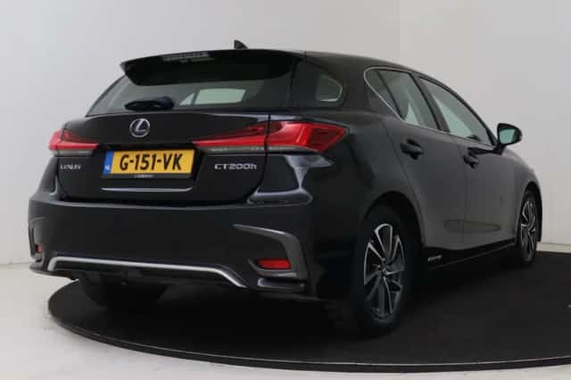 Lexus CT (2019) thumbnail 2