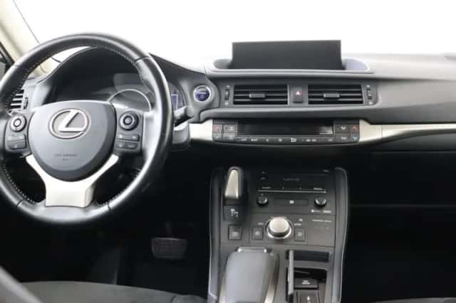 Lexus CT (2019) thumbnail 38