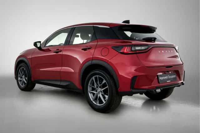 Lexus LBX (2024) thumbnail 13