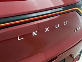 Lexus LBX (2024) thumbnail 18