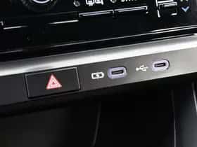 Lexus LBX (2024) thumbnail 23