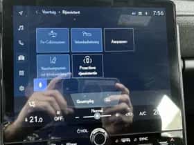 Lexus LBX (2024) thumbnail 25