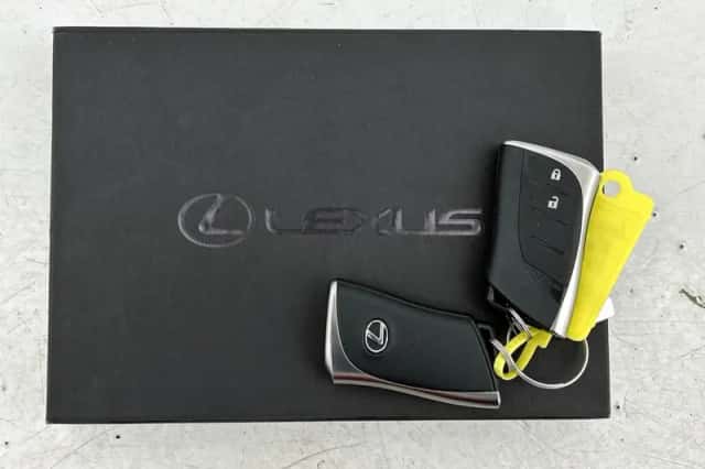 Lexus LBX (2024) thumbnail 29
